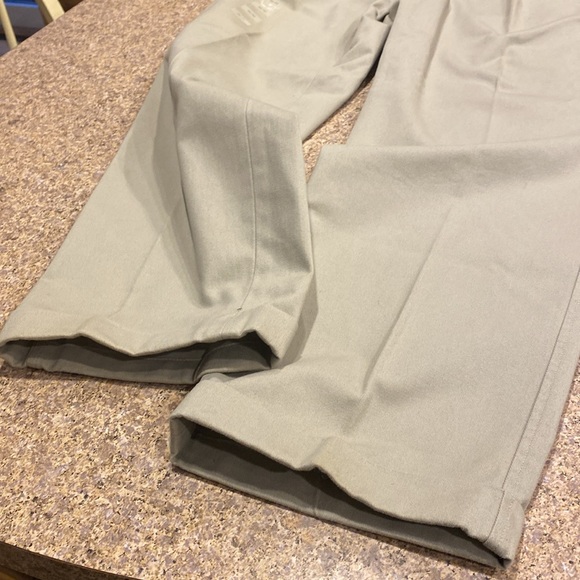 NWT Banana Republic Pleated Smithfield Relaxed Leg Chinos 36 / 32 - Picture 6 of 16